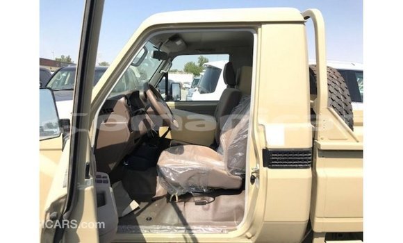 Buy Import Toyota Land Cruiser Beige Car in Import - Dubai in Dhufar Buy Import Toyota Land Cruiser Beige Car in Import - Dubai in Dhufar