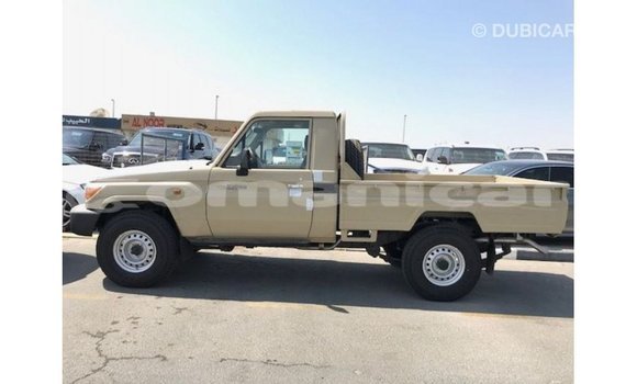 Buy Import Toyota Land Cruiser Beige Car in Import - Dubai in Dhufar Buy Import Toyota Land Cruiser Beige Car in Import - Dubai in Dhufar