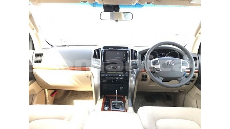 Big with watermark toyota land cruiser dhufar import dubai 3211