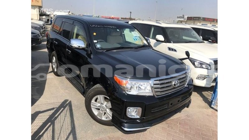 Big with watermark toyota land cruiser dhufar import dubai 3211