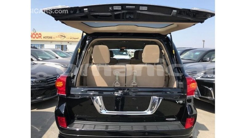Big with watermark toyota land cruiser dhufar import dubai 3211