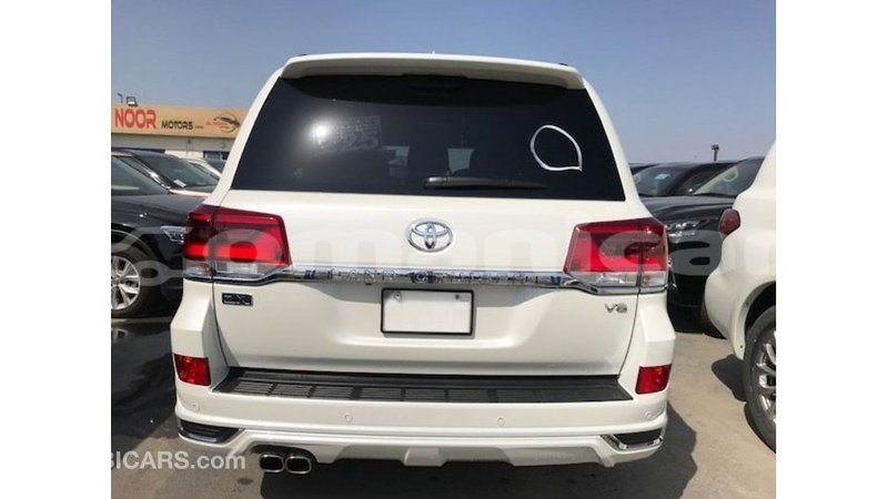 Big with watermark toyota land cruiser dhufar import dubai 3215