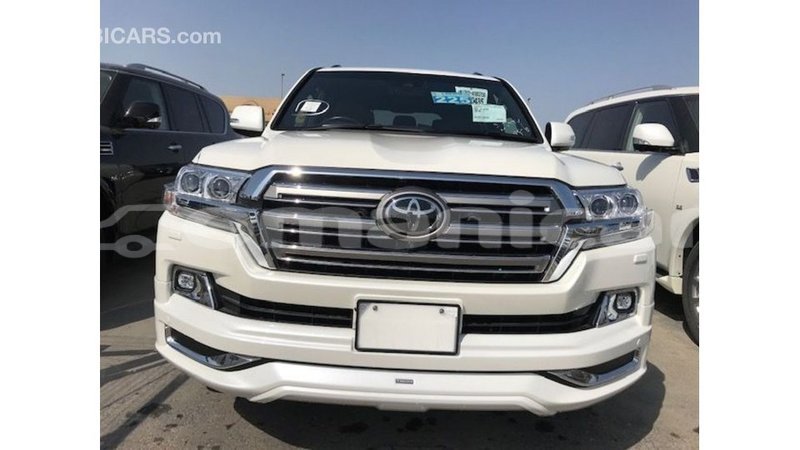 Big with watermark toyota land cruiser dhufar import dubai 3215