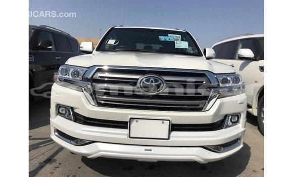 Buy Import Toyota Land Cruiser White Car in Import - Dubai in Dhufar Buy Import Toyota Land Cruiser White Car in Import - Dubai in Dhufar
