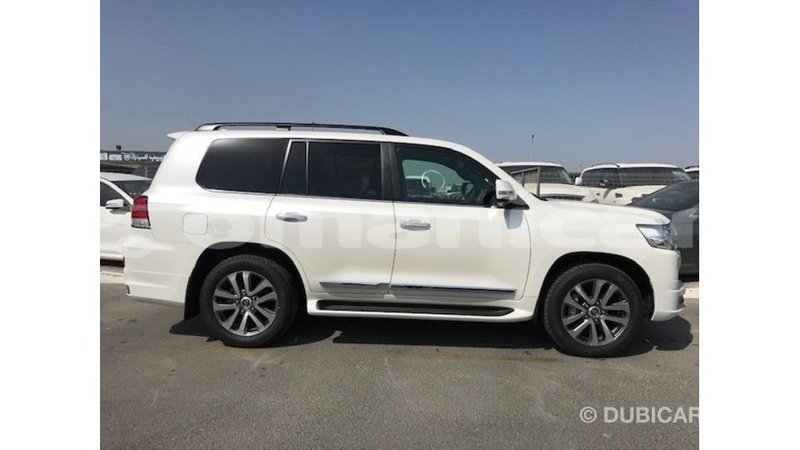 Big with watermark toyota land cruiser dhufar import dubai 3215