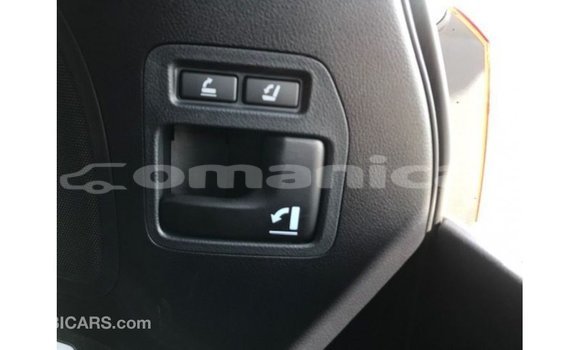 Buy Import Toyota Land Cruiser White Car in Import - Dubai in Dhufar Buy Import Toyota Land Cruiser White Car in Import - Dubai in Dhufar