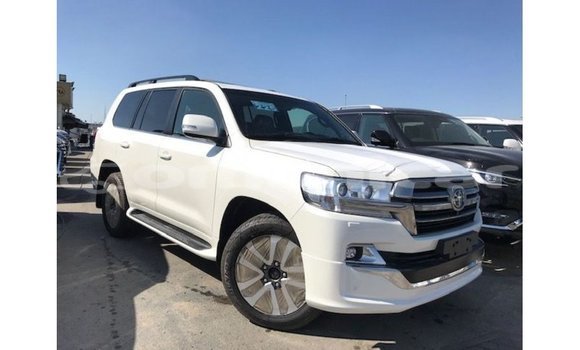 Buy Import Toyota Land Cruiser White Car in Import - Dubai in Dhufar Buy Import Toyota Land Cruiser White Car in Import - Dubai in Dhufar