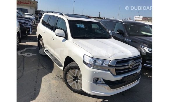 Buy Import Toyota Land Cruiser White Car in Import - Dubai in Dhufar Buy Import Toyota Land Cruiser White Car in Import - Dubai in Dhufar