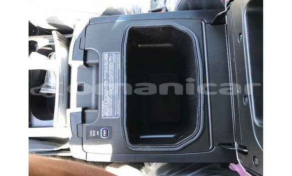 Buy Import Toyota Land Cruiser White Car in Import - Dubai in Dhufar Buy Import Toyota Land Cruiser White Car in Import - Dubai in Dhufar