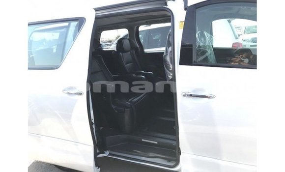 Buy Import Toyota Vellfire White Car in Import - Dubai in Dhufar Buy Import Toyota Vellfire White Car in Import - Dubai in Dhufar