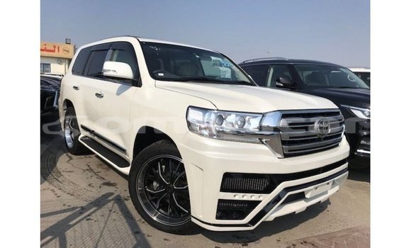 Buy Import Toyota Land Cruiser White Car in Import - Dubai in Dhufar Buy Import Toyota Land Cruiser White Car in Import - Dubai in Dhufar
