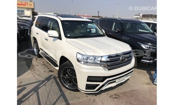 Buy Import Toyota Land Cruiser White Car in Import - Dubai in Dhufar Buy Import Toyota Land Cruiser White Car in Import - Dubai in Dhufar