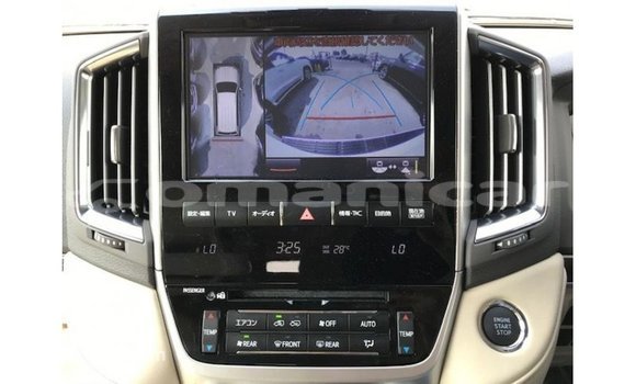 Buy Import Toyota Land Cruiser White Car in Import - Dubai in Dhufar Buy Import Toyota Land Cruiser White Car in Import - Dubai in Dhufar