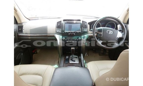 Buy Import Toyota Land Cruiser White Car in Import - Dubai in Dhufar Buy Import Toyota Land Cruiser White Car in Import - Dubai in Dhufar