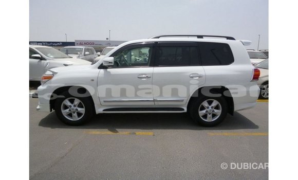 Buy Import Toyota Land Cruiser White Car in Import - Dubai in Dhufar Buy Import Toyota Land Cruiser White Car in Import - Dubai in Dhufar