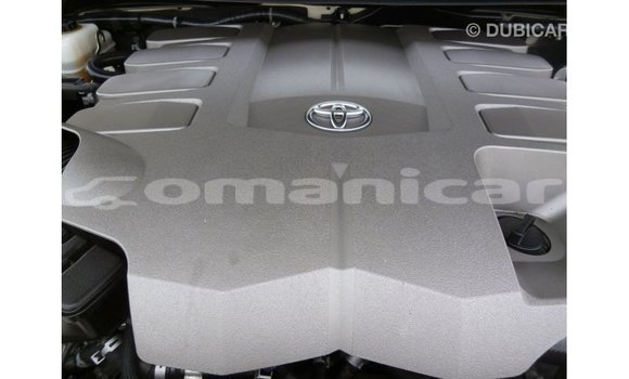Buy Import Toyota Land Cruiser White Car in Import - Dubai in Dhufar Buy Import Toyota Land Cruiser White Car in Import - Dubai in Dhufar
