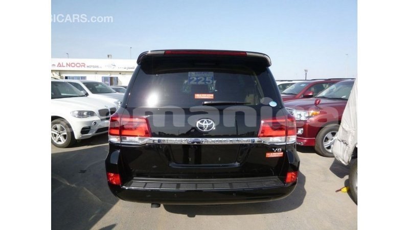 Big with watermark toyota land cruiser dhufar import dubai 3230