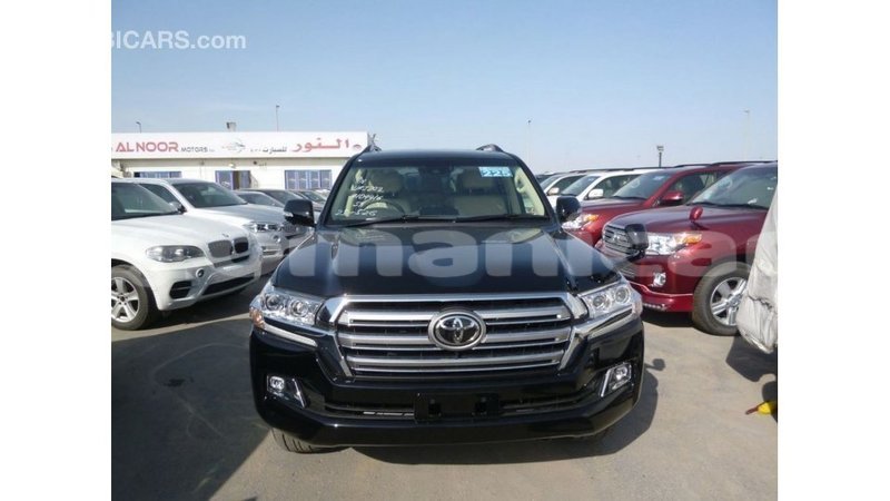 Big with watermark toyota land cruiser dhufar import dubai 3230