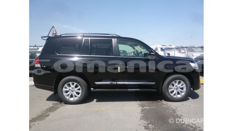 Big with watermark toyota land cruiser dhufar import dubai 3231