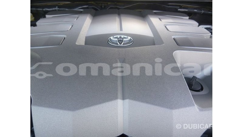 Big with watermark toyota land cruiser dhufar import dubai 3231