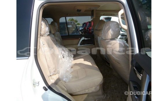 Buy Import Toyota Land Cruiser White Car in Import - Dubai in Dhufar Buy Import Toyota Land Cruiser White Car in Import - Dubai in Dhufar
