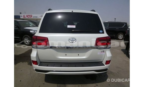 Buy Import Toyota Land Cruiser White Car in Import - Dubai in Dhufar Buy Import Toyota Land Cruiser White Car in Import - Dubai in Dhufar
