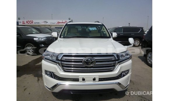 Buy Import Toyota Land Cruiser White Car in Import - Dubai in Dhufar Buy Import Toyota Land Cruiser White Car in Import - Dubai in Dhufar