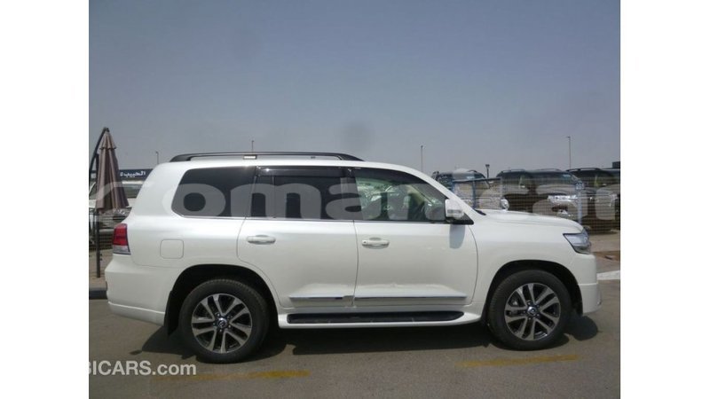 Big with watermark toyota land cruiser dhufar import dubai 3237