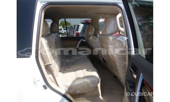 Buy Import Toyota Land Cruiser White Car in Import - Dubai in Dhufar Buy Import Toyota Land Cruiser White Car in Import - Dubai in Dhufar