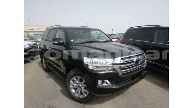 Big with watermark toyota land cruiser dhufar import dubai 3241