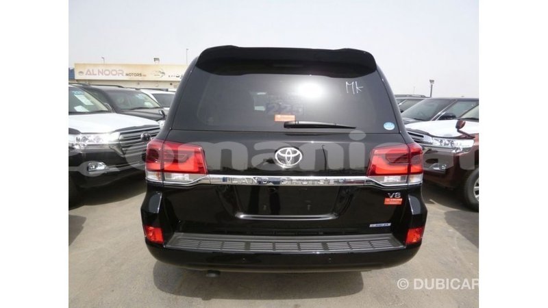 Big with watermark toyota land cruiser dhufar import dubai 3241
