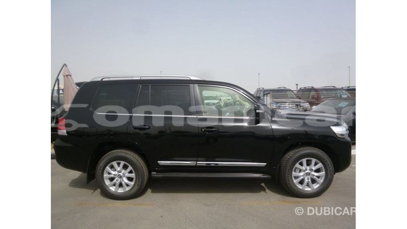 Big with watermark toyota land cruiser dhufar import dubai 3241