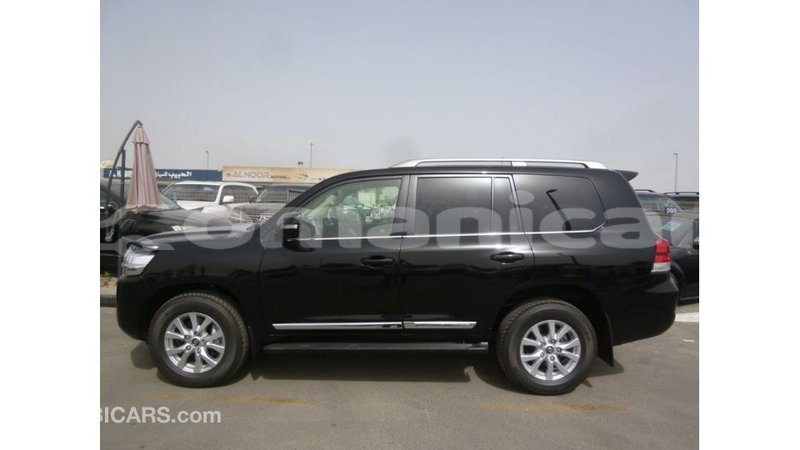 Big with watermark toyota land cruiser dhufar import dubai 3241
