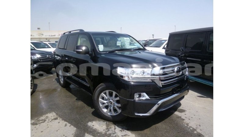 Big with watermark toyota land cruiser dhufar import dubai 3242