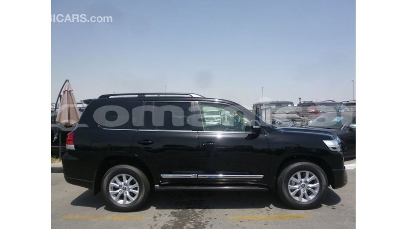 Big with watermark toyota land cruiser dhufar import dubai 3242