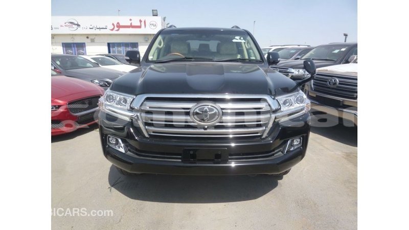 Big with watermark toyota land cruiser dhufar import dubai 3243
