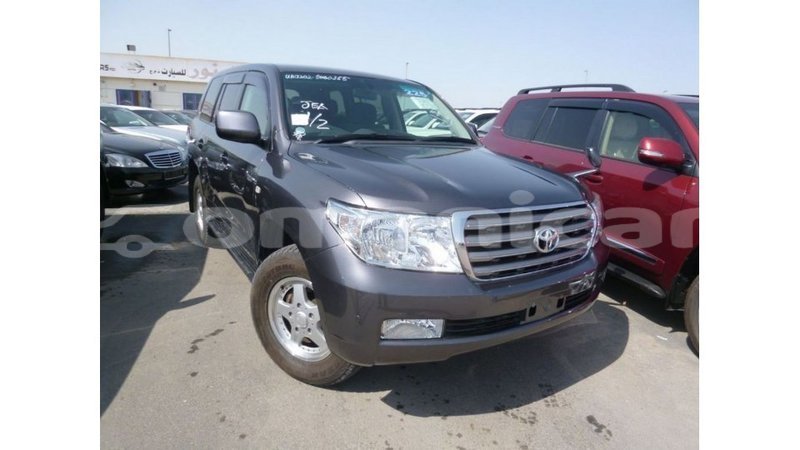 Big with watermark toyota land cruiser dhufar import dubai 3247