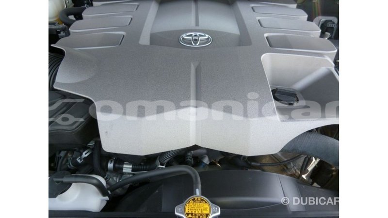 Big with watermark toyota land cruiser dhufar import dubai 3247
