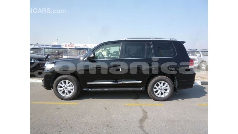 Big with watermark toyota land cruiser dhufar import dubai 3248