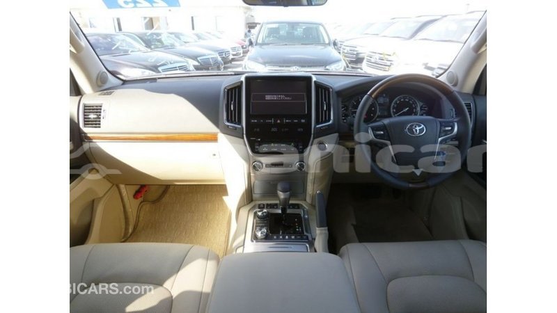 Big with watermark toyota land cruiser dhufar import dubai 3250
