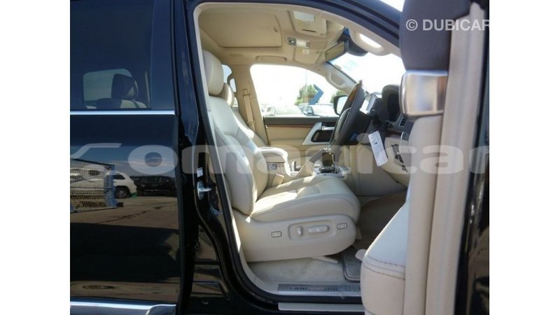 Big with watermark toyota land cruiser dhufar import dubai 3250
