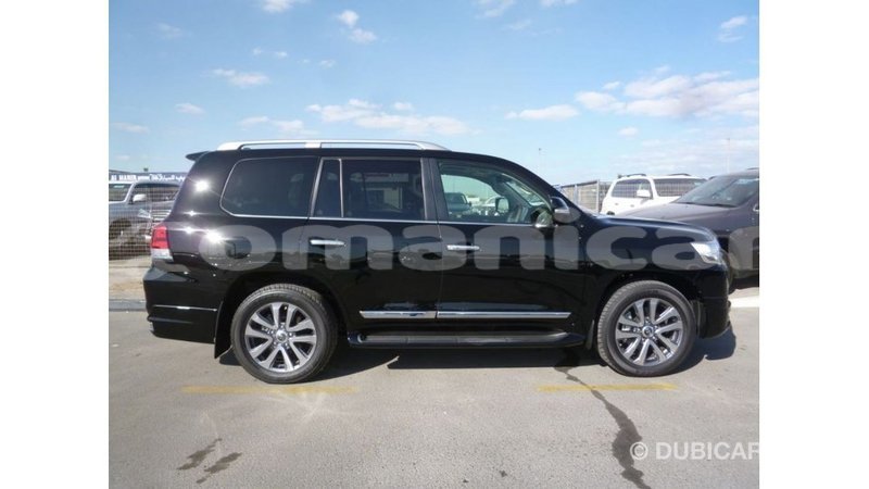 Big with watermark toyota land cruiser dhufar import dubai 3250