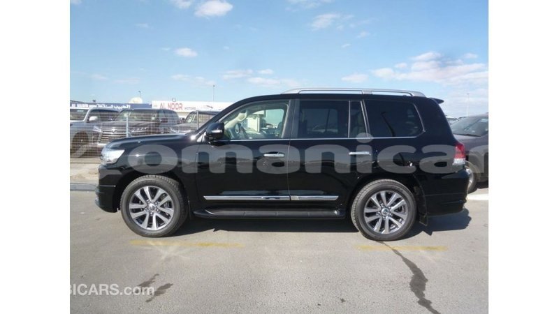Big with watermark toyota land cruiser dhufar import dubai 3250