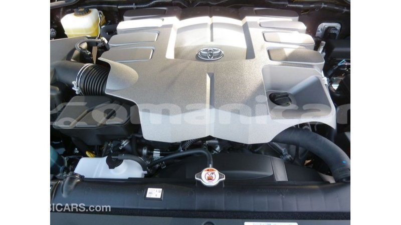 Big with watermark toyota land cruiser dhufar import dubai 3250