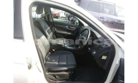 Buy Import Mercedes-Benz 200 White Car in Import - Dubai in Dhufar Buy Import Mercedes-Benz 200 White Car in Import - Dubai in Dhufar