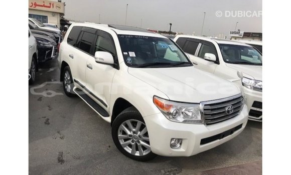 Buy Import Toyota Land Cruiser White Car in Import - Dubai in Dhufar Buy Import Toyota Land Cruiser White Car in Import - Dubai in Dhufar