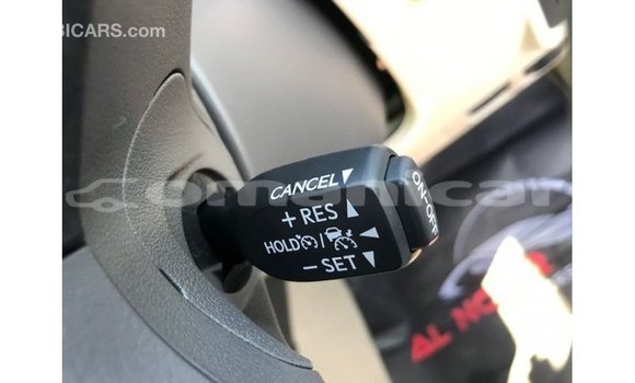 Buy Import Toyota Prado White Car in Import - Dubai in Dhufar Buy Import Toyota Prado White Car in Import - Dubai in Dhufar