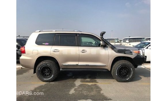 Buy Import Toyota Land Cruiser Other Car in Import - Dubai in Dhufar Buy Import Toyota Land Cruiser Other Car in Import - Dubai in Dhufar