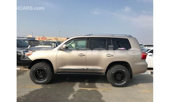 Buy Import Toyota Land Cruiser Other Car in Import - Dubai in Dhufar Buy Import Toyota Land Cruiser Other Car in Import - Dubai in Dhufar