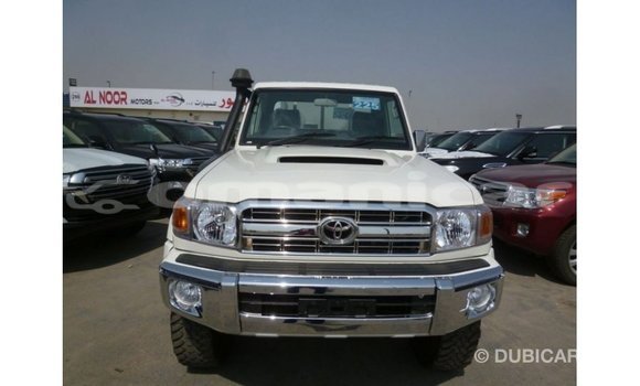 Buy Import Toyota Land Cruiser White Car in Import - Dubai in Dhufar Buy Import Toyota Land Cruiser White Car in Import - Dubai in Dhufar